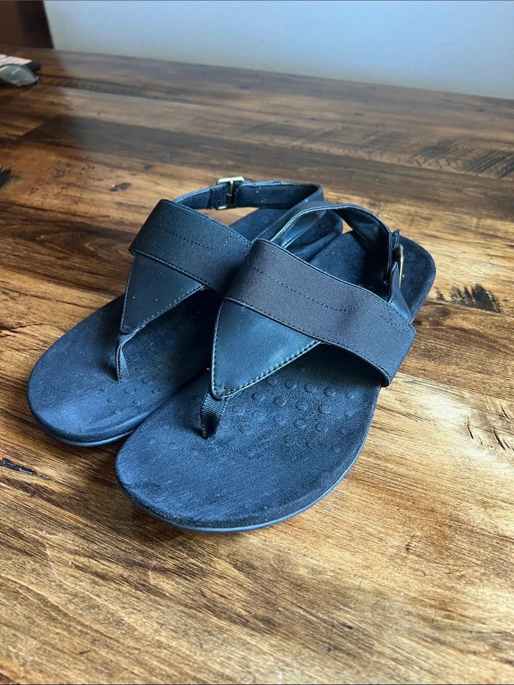 Vionic Sz 10 Adjustable T Strap Sandals Danita Black Confort